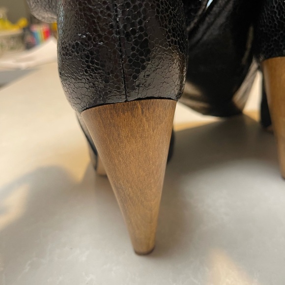 EUC Loeffler Randall Black Textured Leather Boots. Size 9.5 - Picture 5 of 10